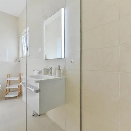 Rita Regina زادار