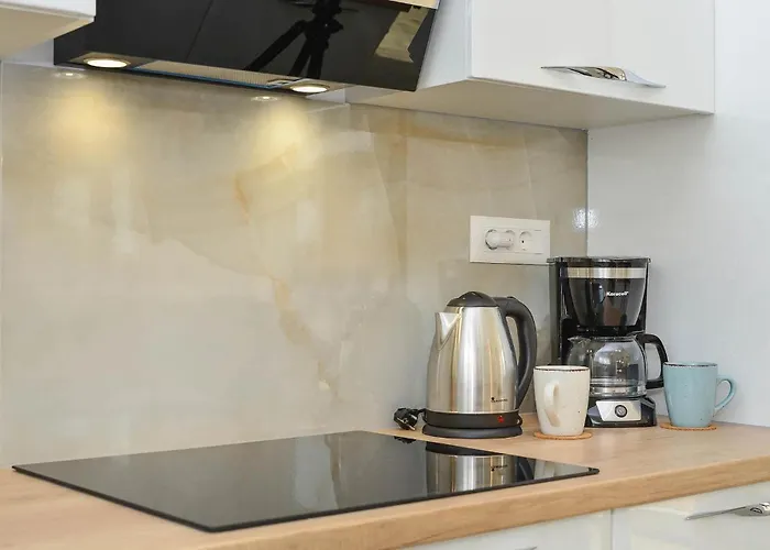 Nyaraló Rita Regina Zára