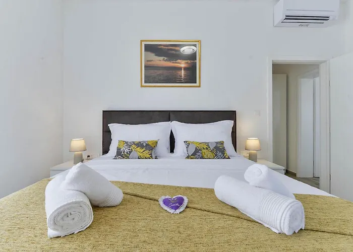 Rita Regina Nyaraló