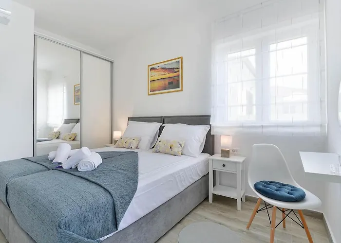 Rita Regina Nyaraló *